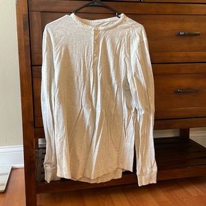 Medium banana republic long sleeve light grey/off white tee.